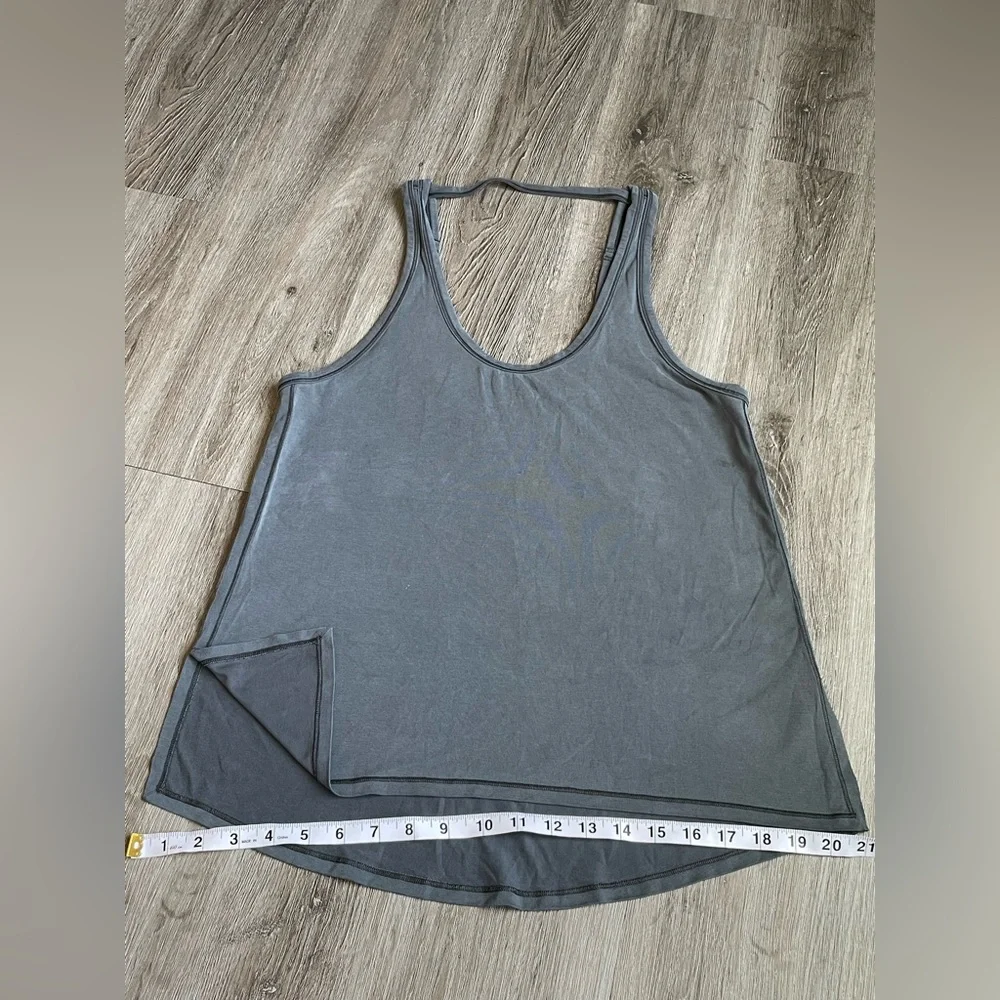 lululemon sports top - Picture 7 of 10